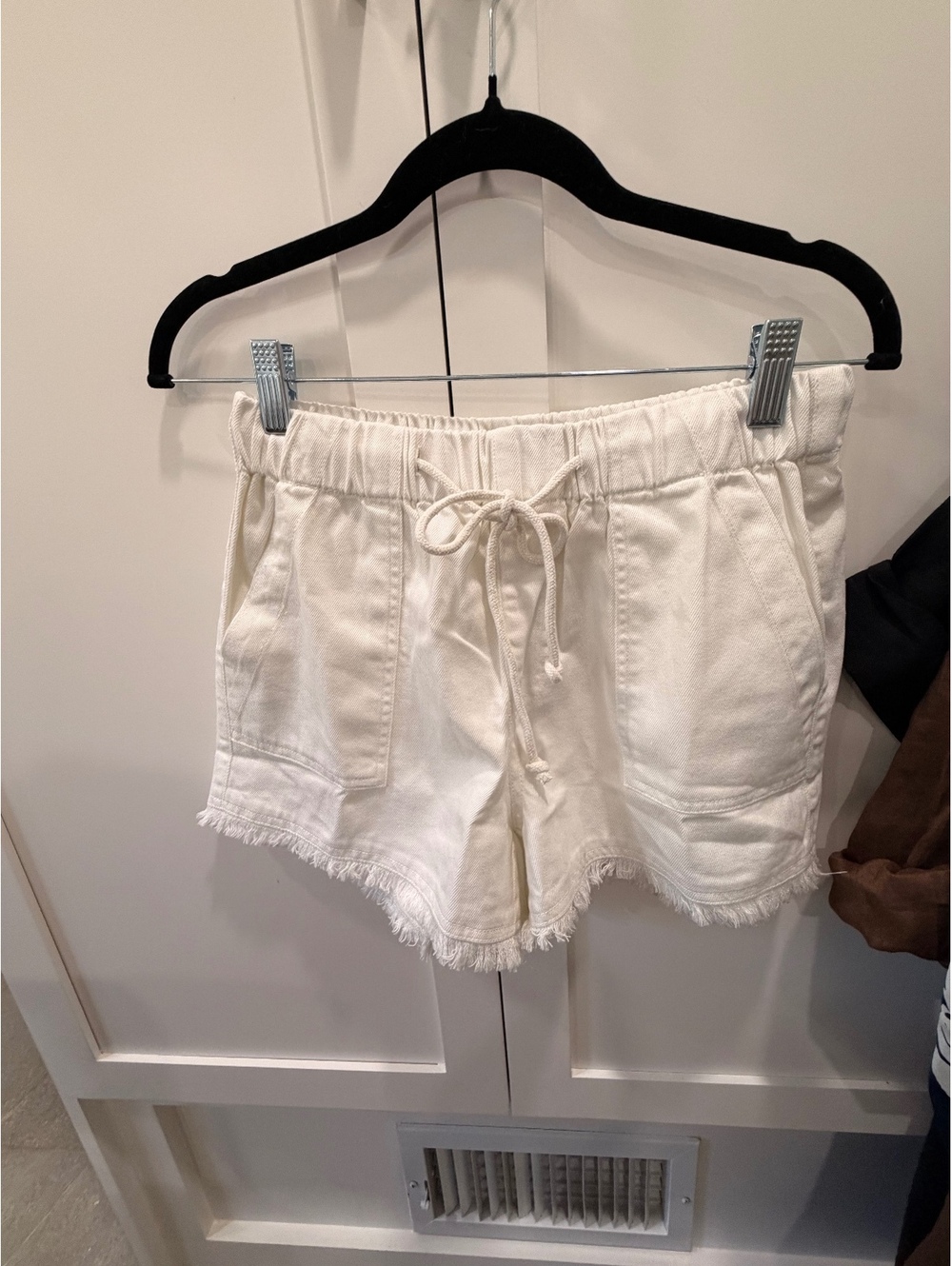 Elan white knit shorts